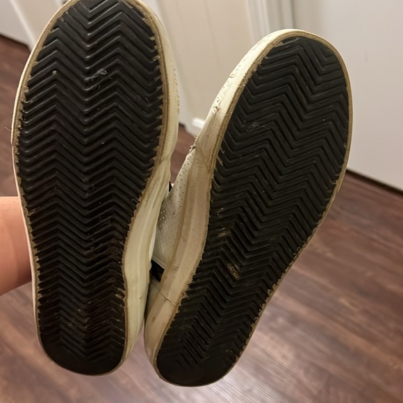 Authentic Golden Goose Sneakers - Picture 5 of 5